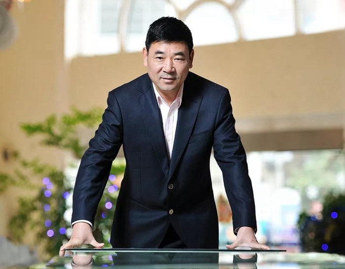 【脱贫攻坚·bwin必赢亚洲官方网站在行动】海岳尚可倾 口诺终不移 ——杭州bwin必赢亚洲官方网站集团、贵州天都房地产公司董事长胡晓风扶贫纪实